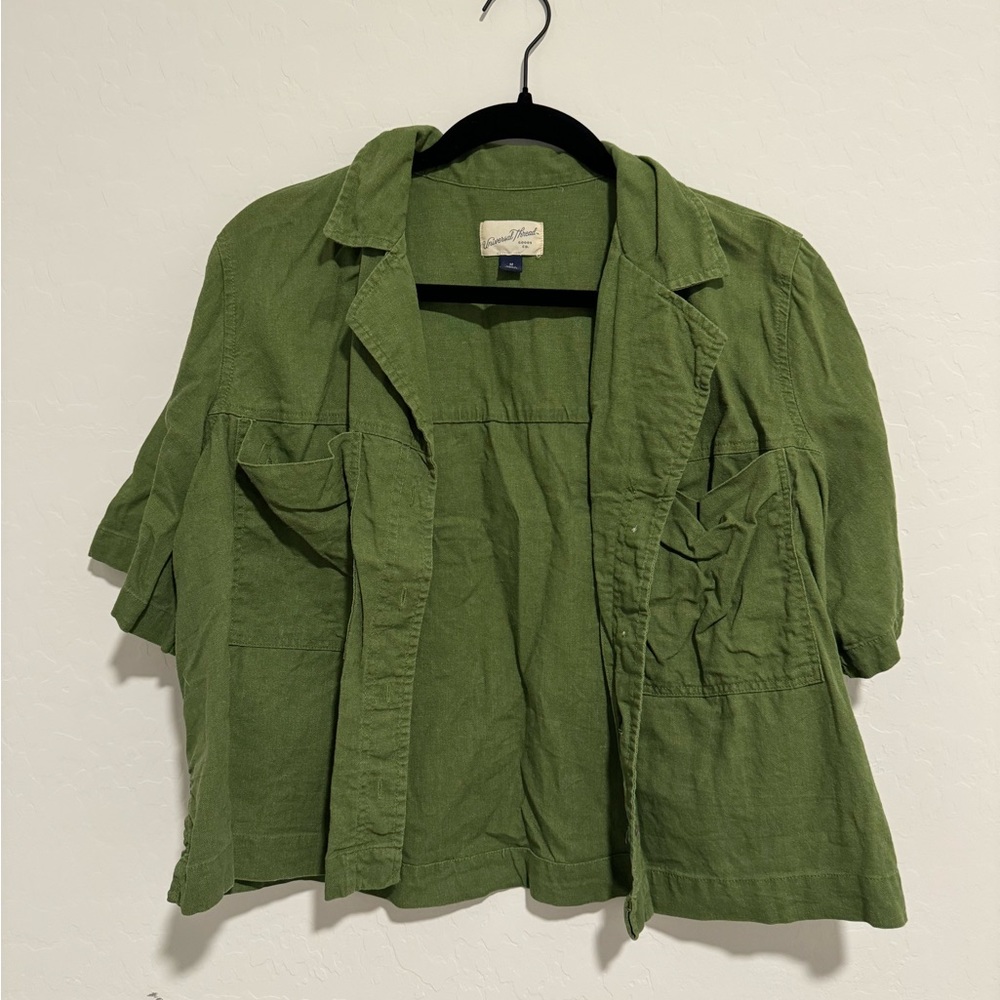 Universal thread button up crop